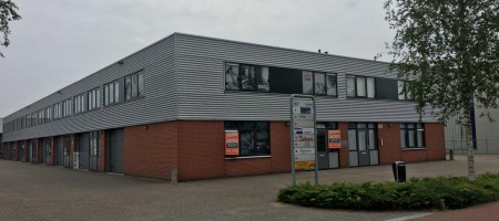 Uden Protonenlaan 6  (2×100 m2)