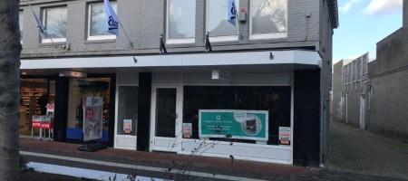 UDEN Marktstraat 30 ca. 100 m2 winkelruimte UDEN Marktstraat 30 ca. 100 m2 winkelruimte