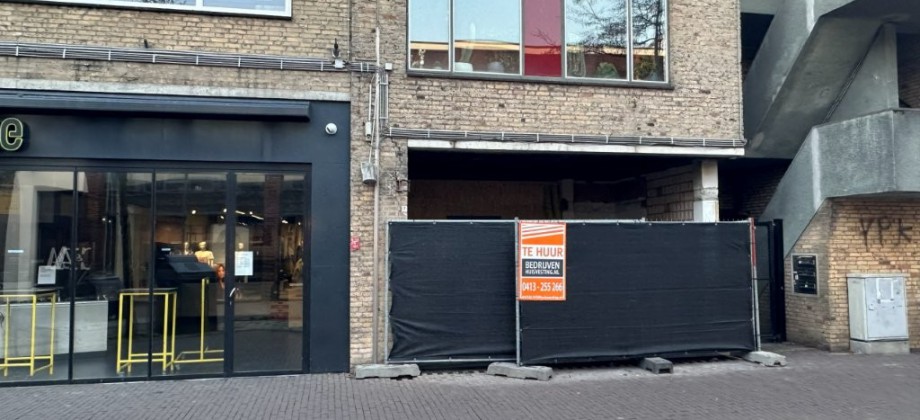 UDEN Sacramentsweg 7 , wordt verbouwd met nieuwe pui en nieuw gevelaanzicht