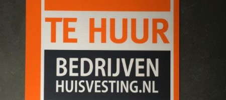 Uden  Neutronenlaan     – TE HUUR – 80m2 beg.gr  + 80m2 verdieping