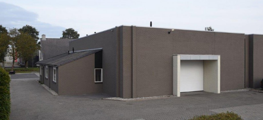 Uden Pannebakkerstraat 13-15  -VERKOCHT- Bedrijfsruimte met vrijstaande bedrijfswoning