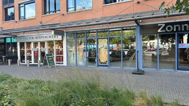 Uden Pastoor Spieringsstraat 39  Te Huur ca. 100 m2 winkelruimte